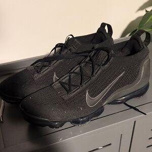 Nike Men's Black Air VaporMax Sneakers